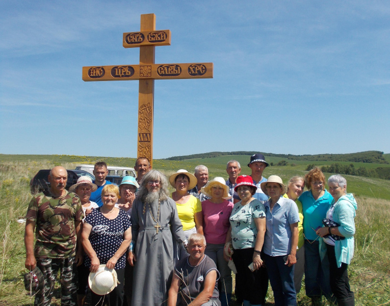   В Солтонском районе освящен и установлен памятный поклонный крест на месте деревни Шумиха